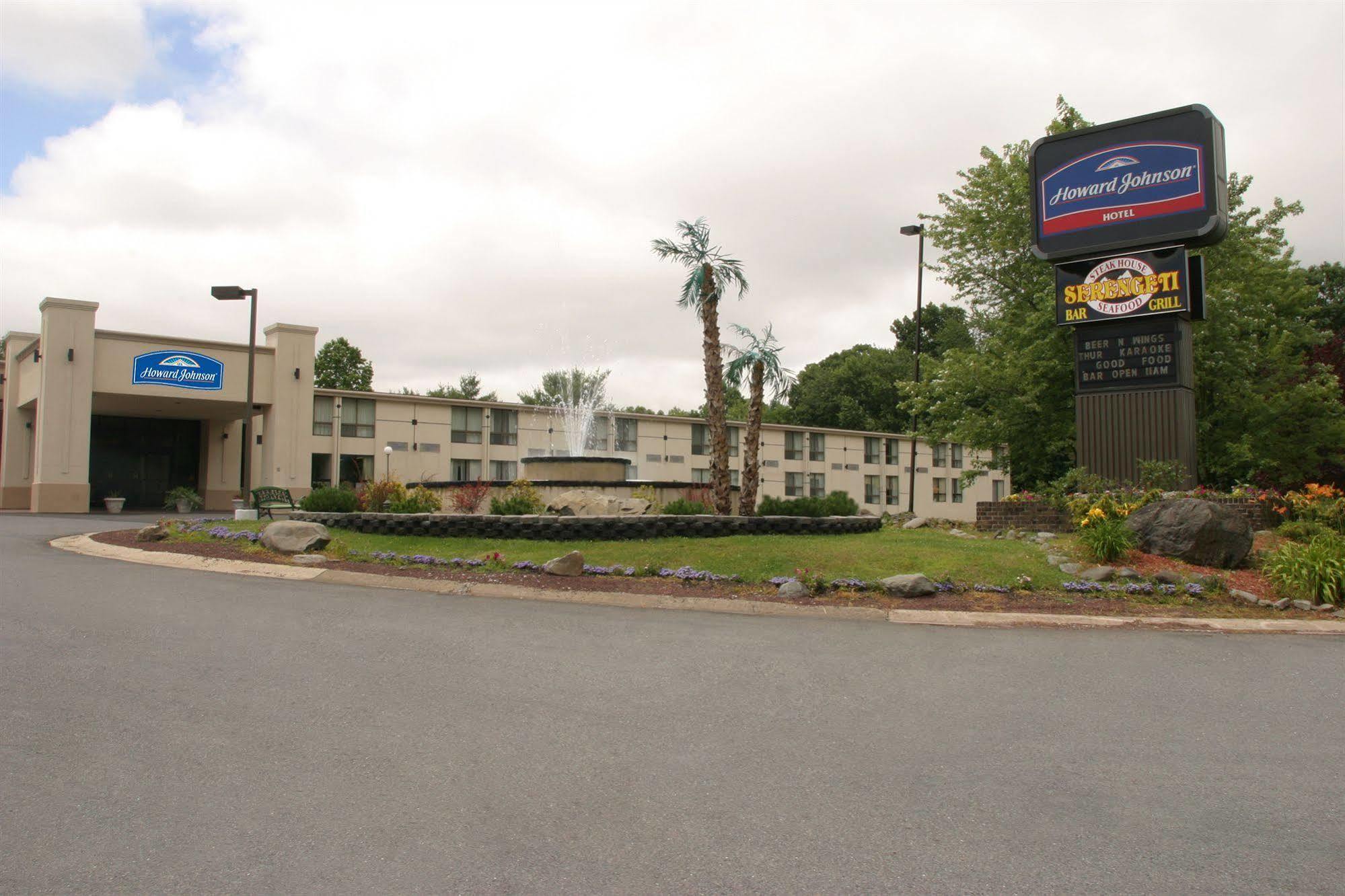 Howard Johnson By Wyndham Bartonsville/Poconos Area エクステリア 写真
