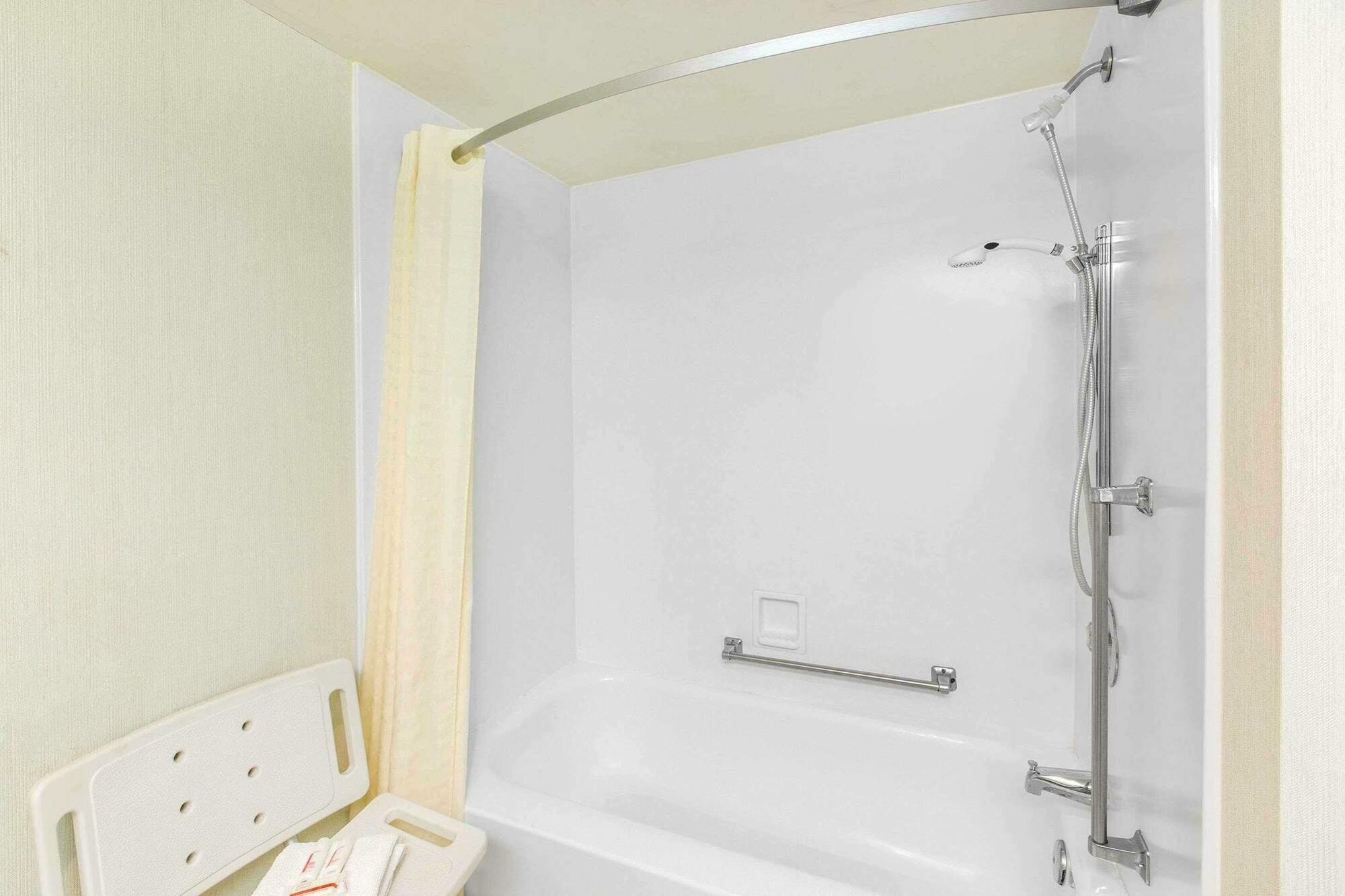 Howard Johnson By Wyndham Bartonsville/Poconos Area エクステリア 写真